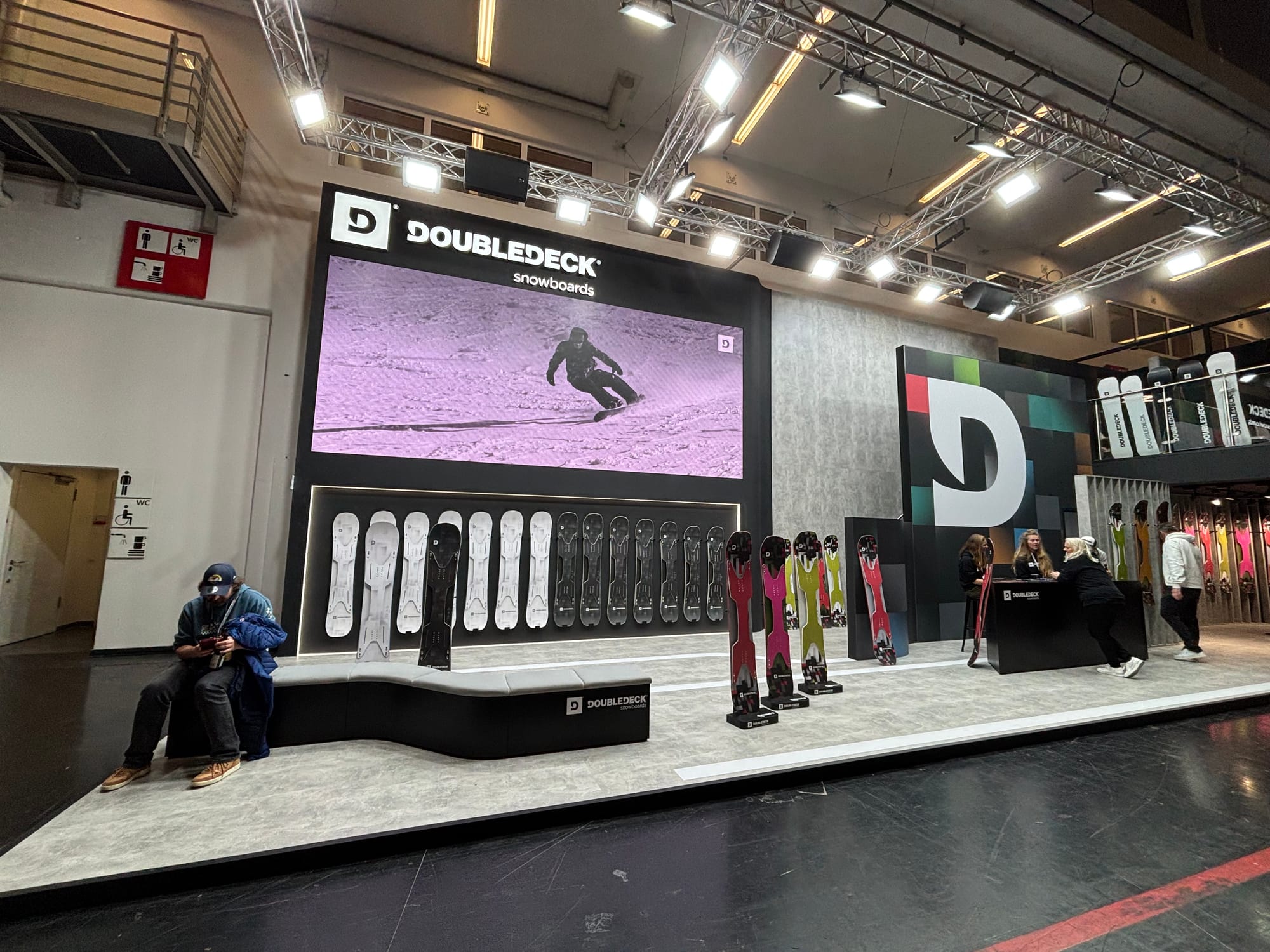 Double Deck Snowboards : l'Objet Glissant Non Identifié du snowboard